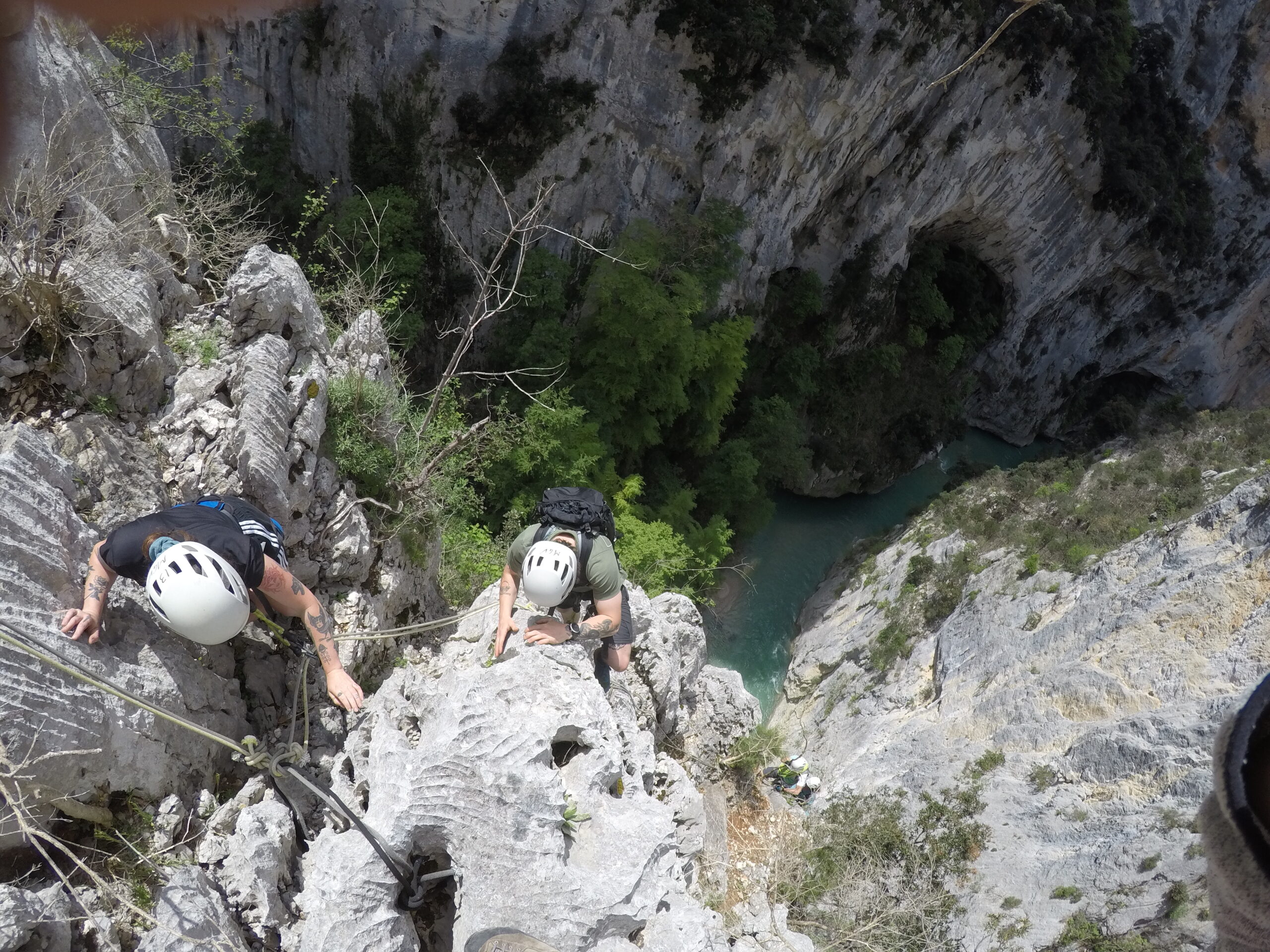 Mains courantes, descentes en rappel, via cordata et parcours aventure Verdon